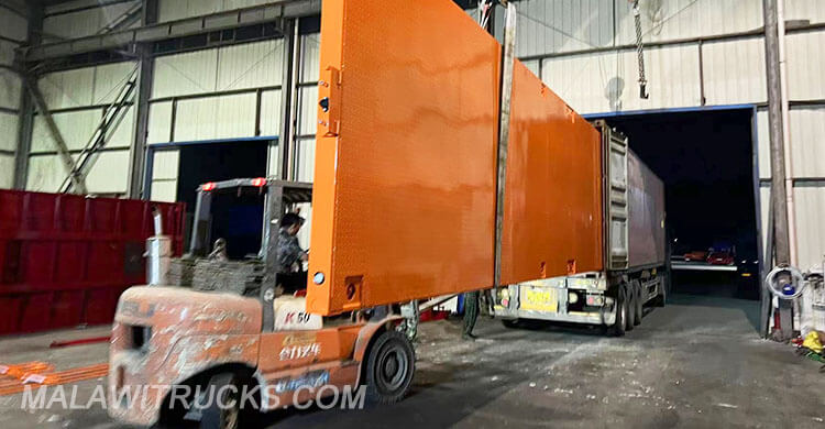 3 Axle Container Flat Bed Trailer for Sale in Malawi