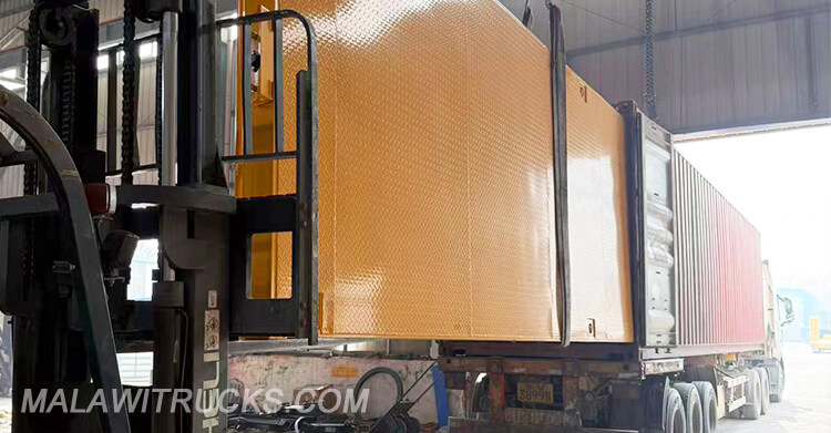 3 Axle 40 Ft Flatbed Trailer Truck for Sale in Malawi