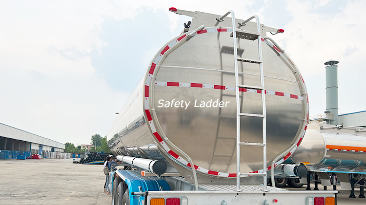 3 Axle 45000 Liters Aluminum Petrol Tanker for Sale in Malawi