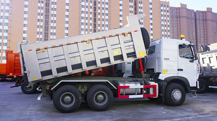 6x4 Sinotruk Howo Tipper Truck Price for Sale in Malawi
