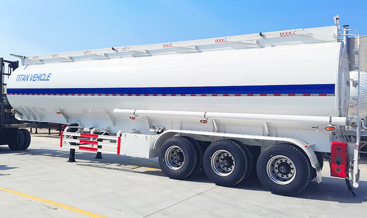 3 Axle 42000 Liters Diesel Fuel Tank Trailer for Sale in Malawi