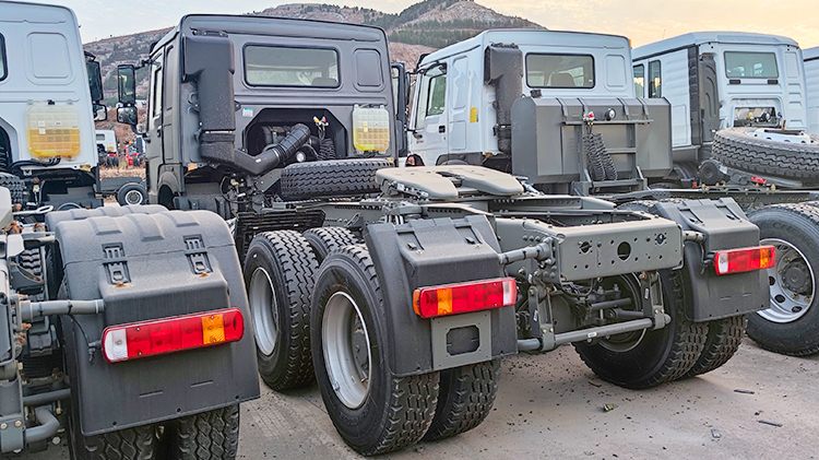 6x4 Sinotruk Howo Tractor Head Price in Malawi