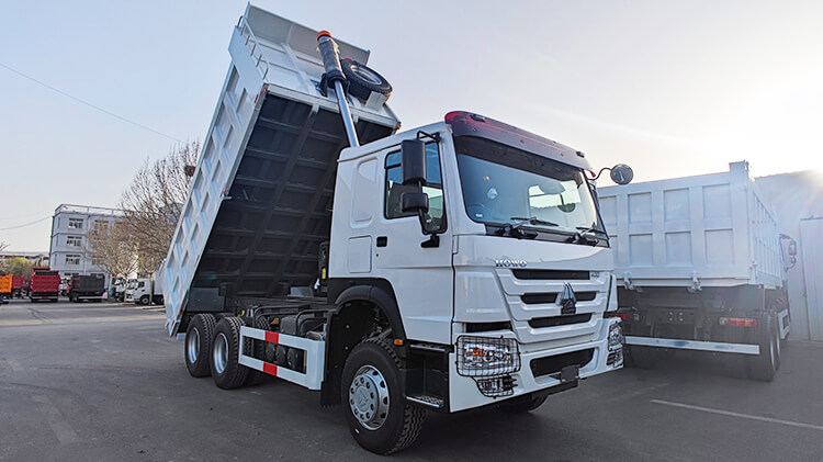 6x4 Sinotruk Howo Dump Truck for Sale in Malawi